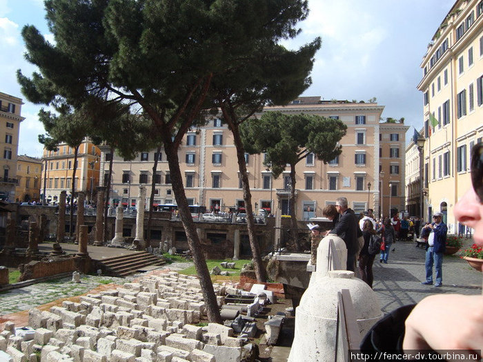 Древние развалины в самом центре Рима: Ареа Сакра Рим, Италия