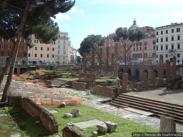 Древние развалины в самом центре Рима: Ареа Сакра Рим, Италия