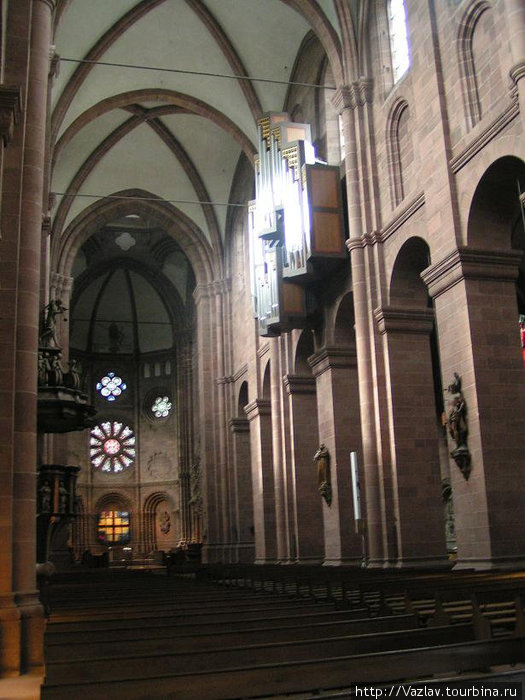 Внутри собора Вормс, Германия
