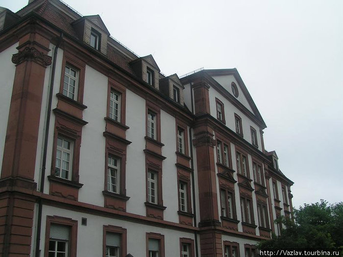 Аккуратное здание Шпайер, Германия