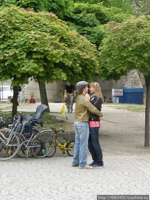 Люди в городе Кёльн Кёльн, Германия