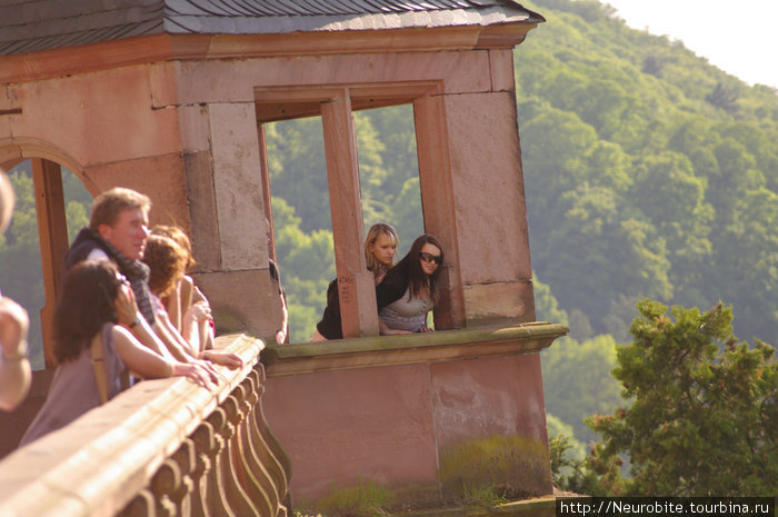 Туристы и Хайдельбергский замок - IV Гейдельберг, Германия
