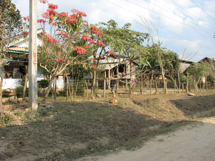 деревня по дороге Луанг-Прабанг, Лаос