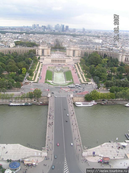 Сена и дворец Шайо Париж, Франция
