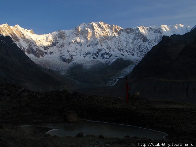восход в базовом лагере Аннапурна Национальный Парк, Непал