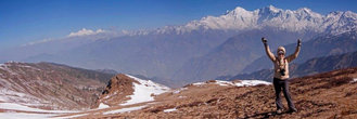 Ганеш Химал с перевала Синг Ла, слева виден массив Манаслу, еще дальше белой лентой Аннапурна