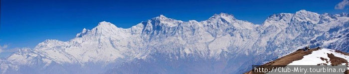 Ганеш Химал... слва направо: Ганеш 4 (Пабил) — 7062м, Ганеш 2 (Лабсанг Карпо) — 7111, Ганеш 7 — 6350м, Ганеш 5 — 6986м. Непал