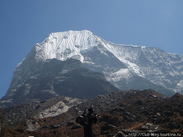 Ледник Тцобоче в утренних лучах Непал