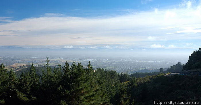 Вид на город Крайстчёрч со Знака Киви. Крайстчерч, Новая Зеландия