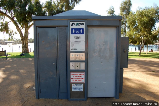 Общественный туалет, который моет сам себя Порт-Огаста, Австралия