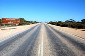 90 MILES STRAIGHT — самая длинная в Австралии дорога без поворотов