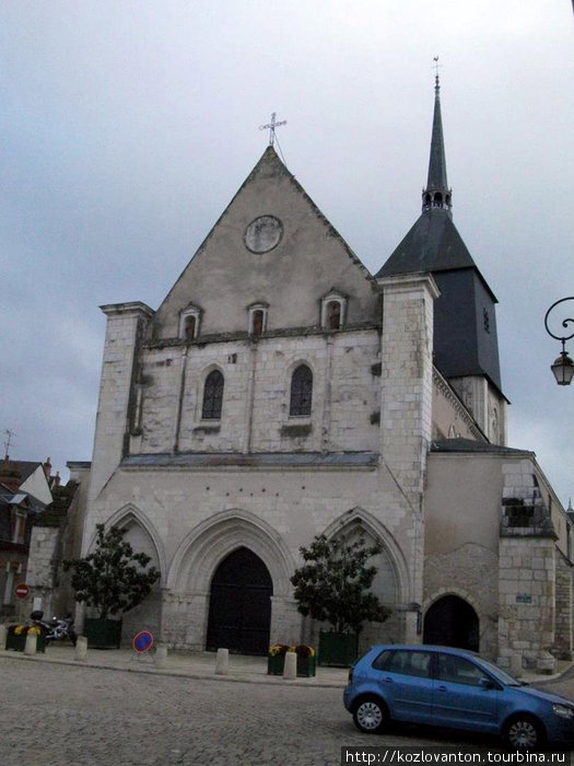 Вход в собор. Роморантен-Лантене, Франция