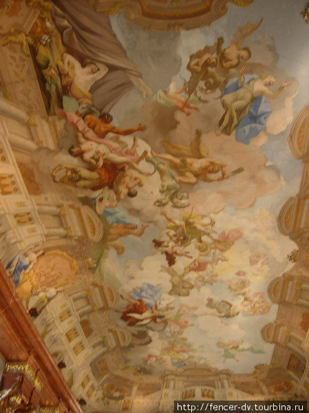 Потолки в помещении достойны Ватиканских храмов Мельк, Австрия