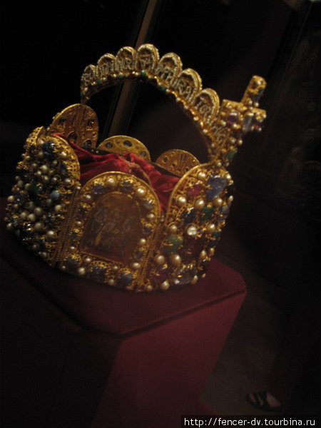 а вот и знаменитая корона Священной Римской Империи Вена, Австрия