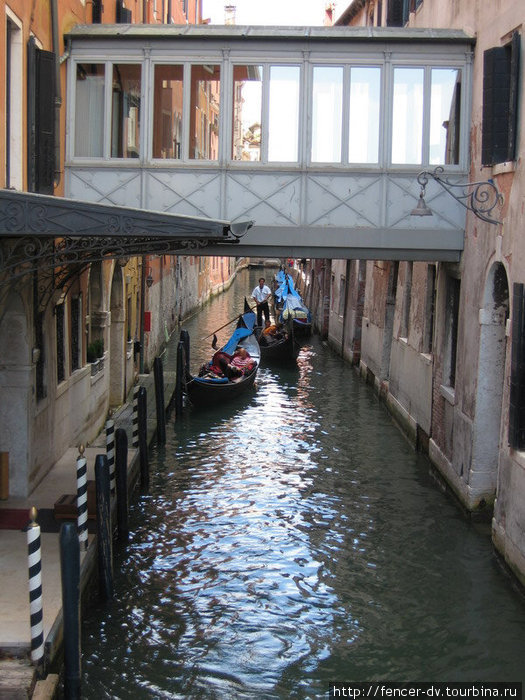 Гондолы и гондольеры Венеция, Италия