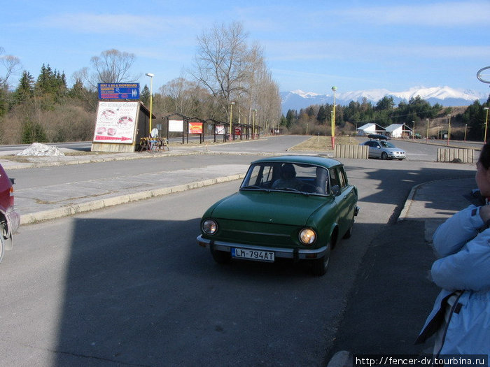 В районе можно встретить уникальные ретро автомобили) Ясна, Словакия