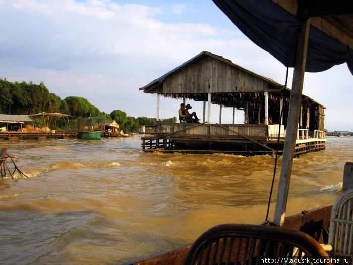 Буксировка дома Сиемреап, Камбоджа