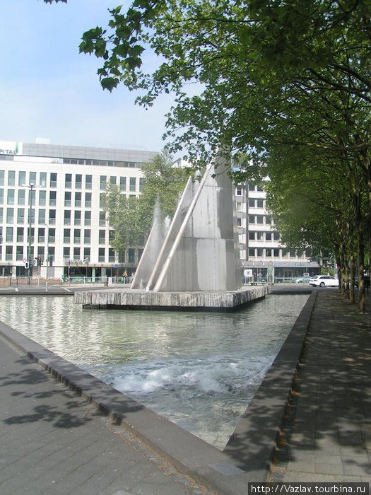 Геометрический фонтан Дюссельдорф, Германия
