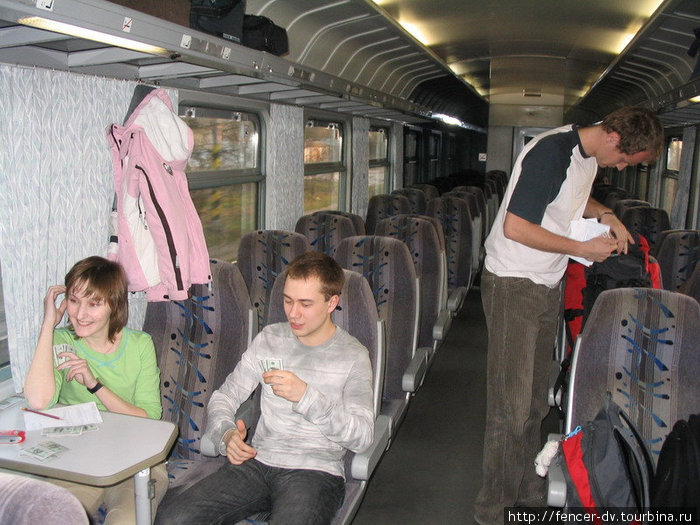 Днем в поезде ваша компания может легко оказаться единственной в вагоне Липтовски-Микулаш, Словакия