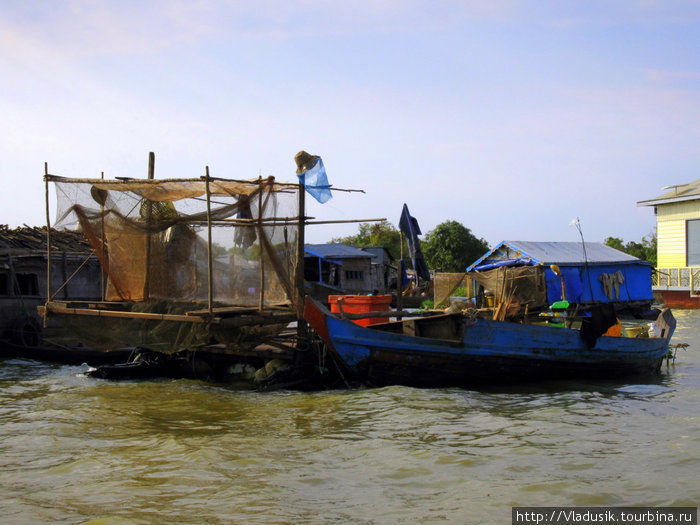Плавучая деревня на озере Тон Ле Сап Сиемреап, Камбоджа