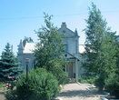 Сохранилась летняя резиденция царя, которая находится около Марьиной рощи (фото сделано через окно автобуса)