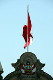 Государственный флаг над Президентским дворцом