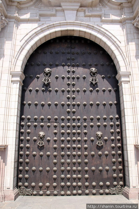 Кованая железом дверь Лима, Перу