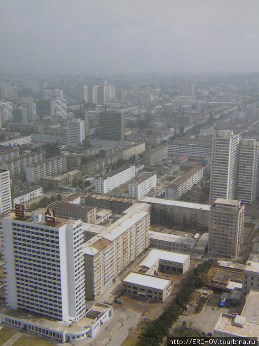 Вид с высоты памятника Чучхе Пхеньян, КНДР