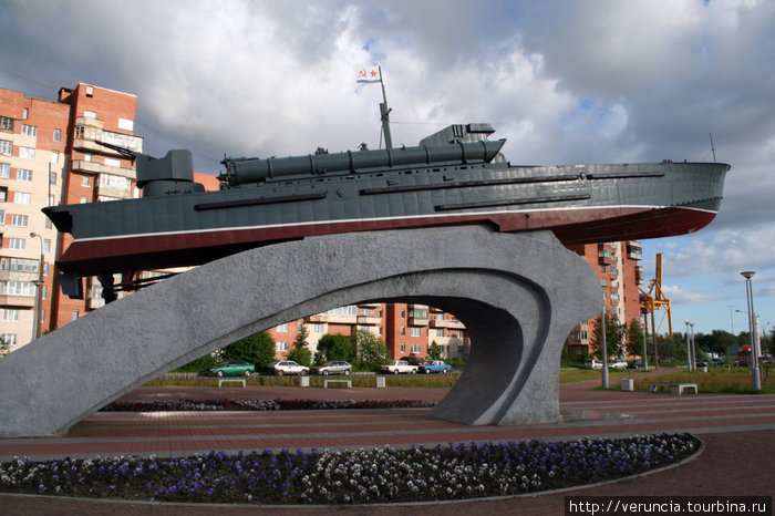 Памятник морякам -катерникам Балтики. Кронштадт, Россия