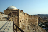 Судакская крепость и древний храм на ее территории.