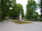 Памятник Ленину на проспекте Павла Первого, хотя в Гатчине жители по-прежнему называют его 25 Октября2.