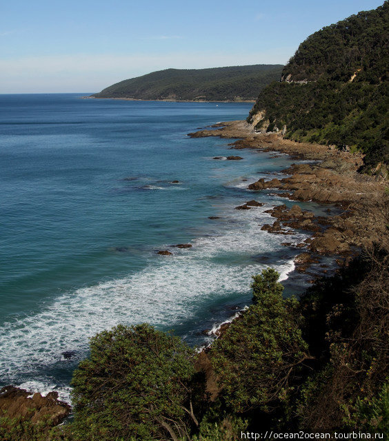 200 километров узкого асфальта, врезанного в скалы вдоль самого океана. Штат Виктория, Австралия