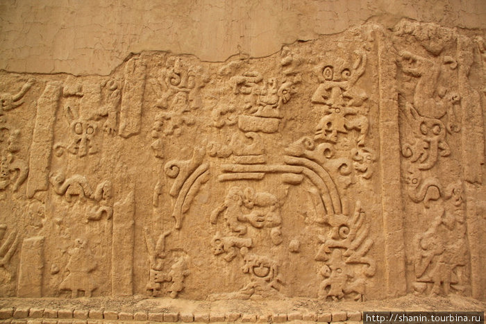 Стена из необожженной глины Трухильо, Перу