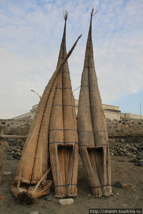 Тростниковые лодки Трухильо, Перу