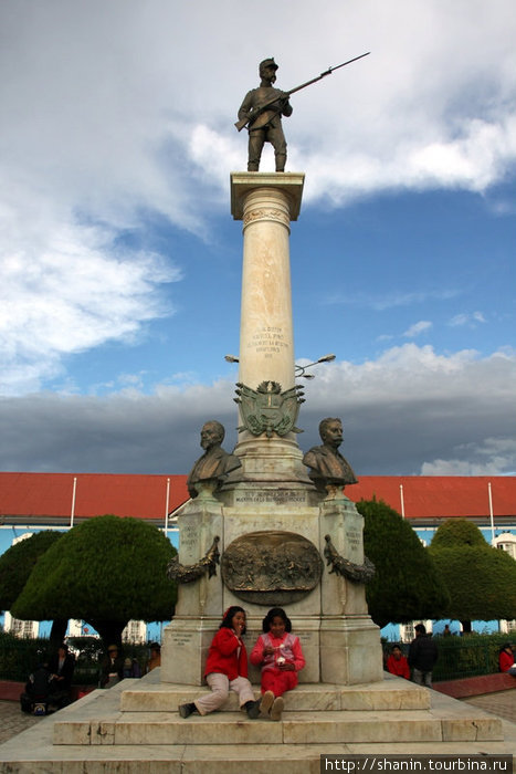 Триумфальная колонна Пуно, Перу