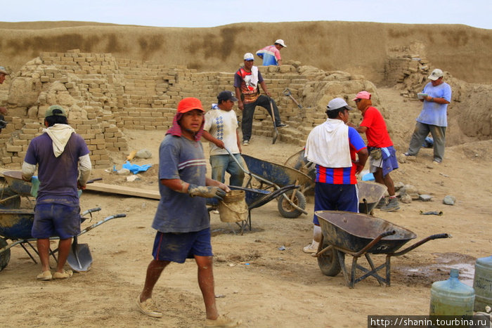 Идет строительство Трухильо, Перу