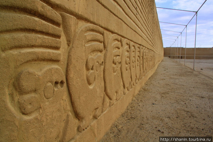 Длинная стена с узором Трухильо, Перу