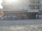 Чирингито — бар на пляже, традиционное для Испании заведение, в котором можно пивка хлебнуть.
