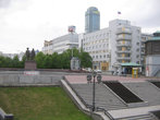 Памятник Татищеву и Дегенину.