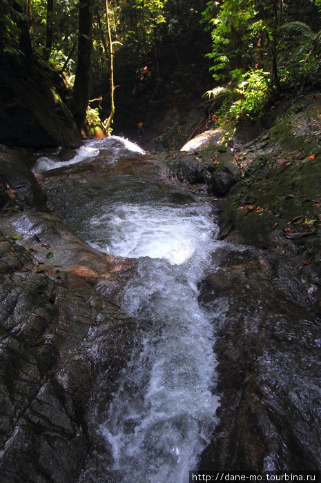 Водопад Сунгай Седат Штат Селангор, Малайзия