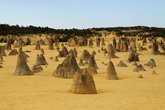 Pinnacles (Nambung National Park). Если честно, на фотографиях эти песчаные скалы выглядят очень привлекательно и необычно...
