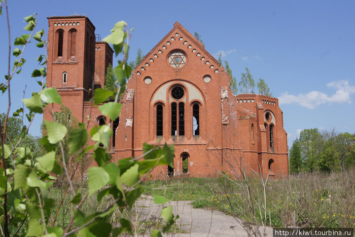 Разрушенная церковь в Чернышевском-Эйдкунене Черняховск, Россия