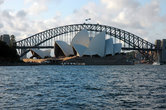 Сиднейская опера и портовый мост, вид со стороны ботанического сада