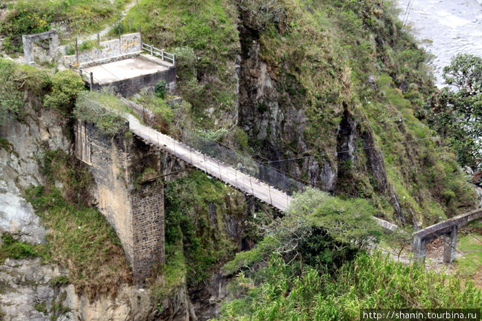 Старый мост через каньон Баньос, Эквадор