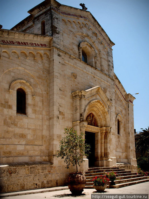 Эммаус эль-Кубейбе: монастырь-изгнанник Кубейбе, Палестина