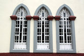 Три окна
