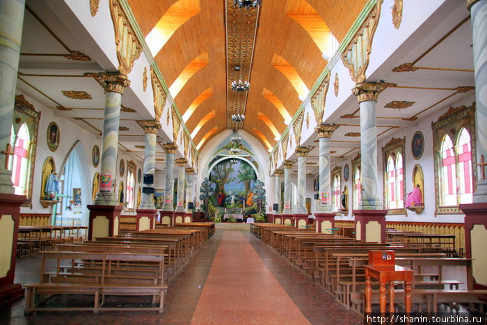 В церкви Архангела Гавриила Провинция Имбабура, Эквадор