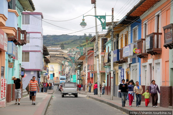 На улице в Сан Габриеле Провинция Имбабура, Эквадор