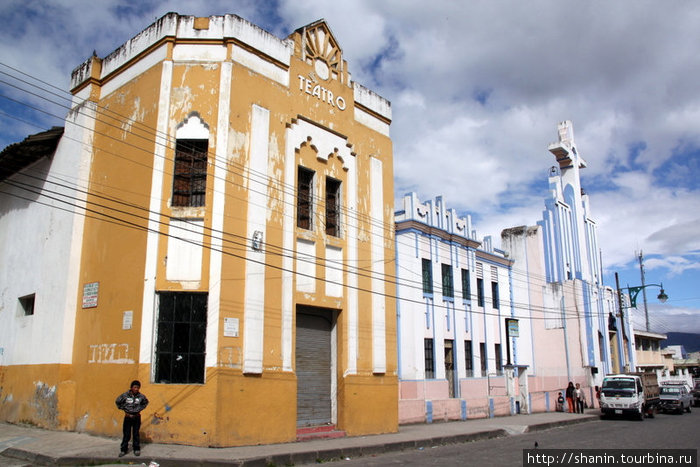 Театр и церковь Провинция Имбабура, Эквадор