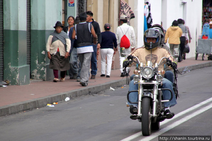 Мотоциклист Кито, Эквадор